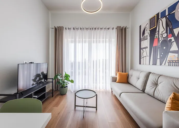 8Th Floor Apartments, Golem
