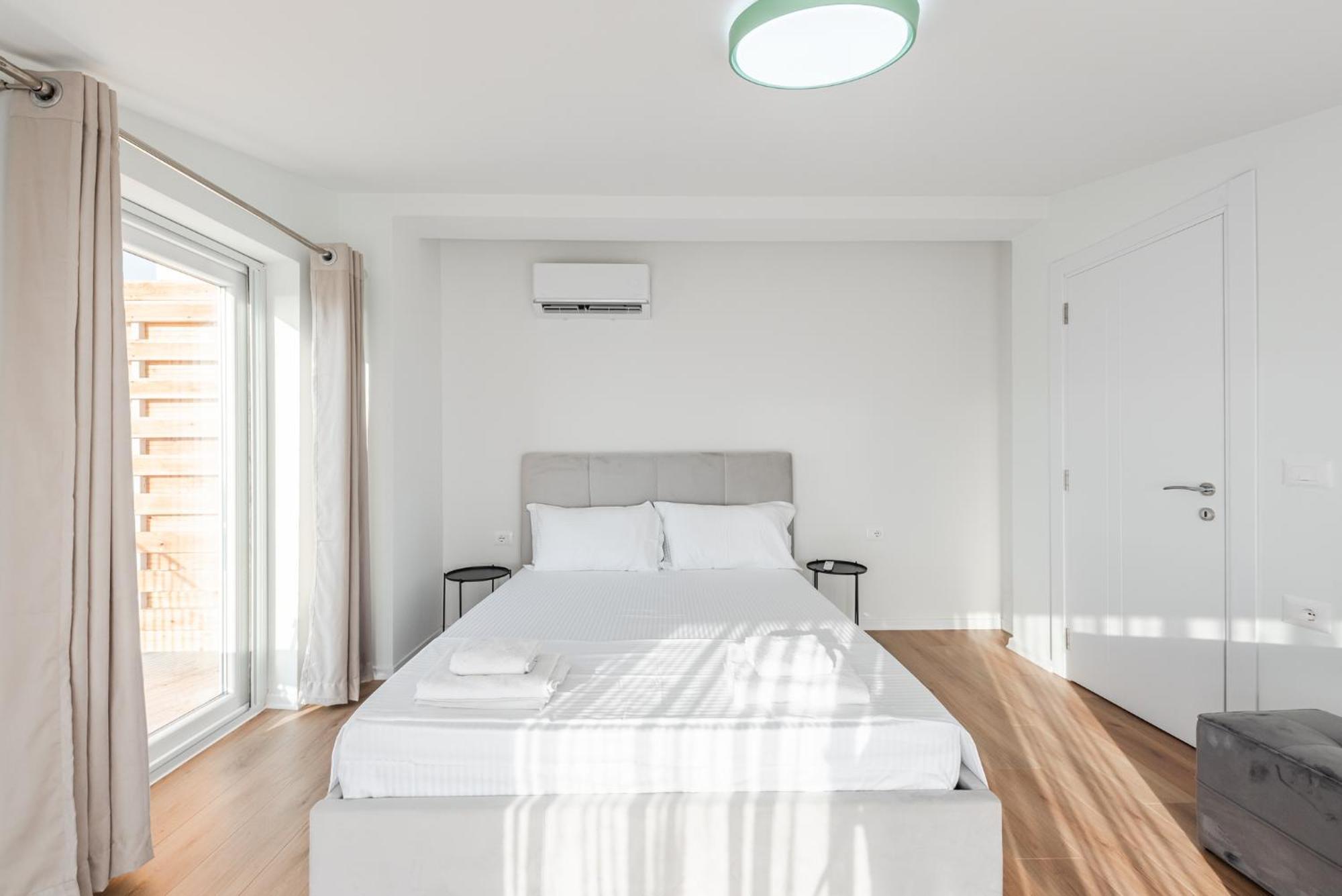 Apartamento 8th Floor Apartments, Golem (Tirana)