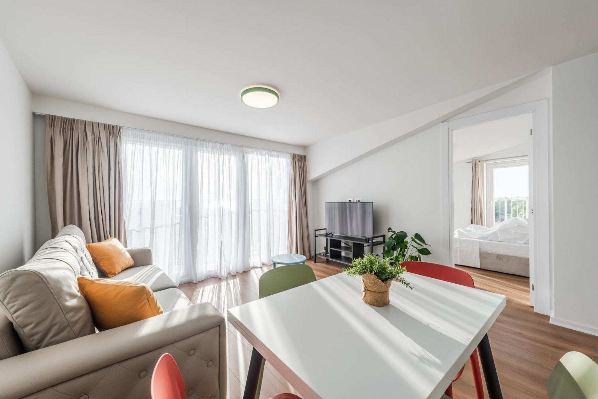 8th Floor Apartments, Apartamento