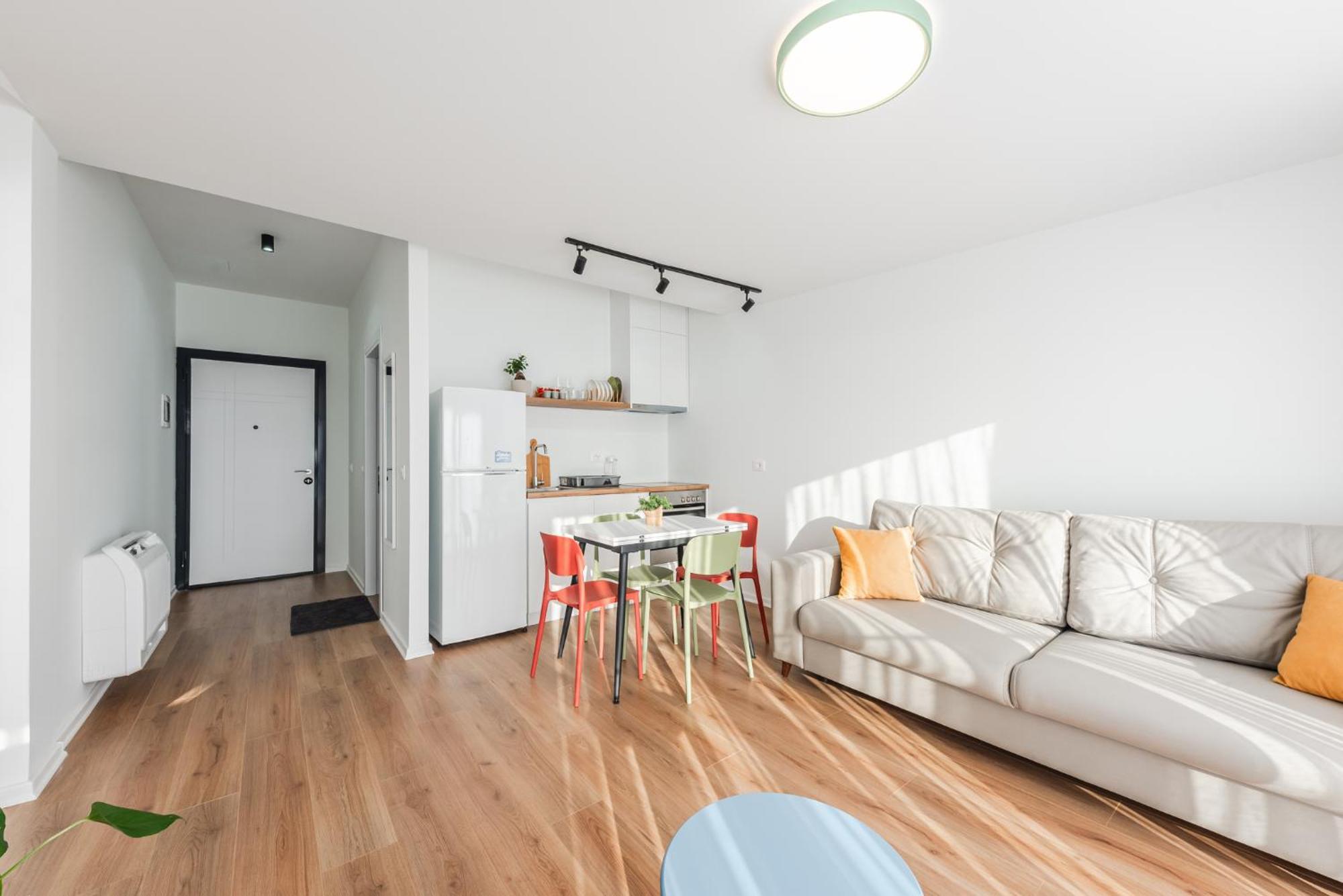 8th Floor Apartments, Apartamento *
