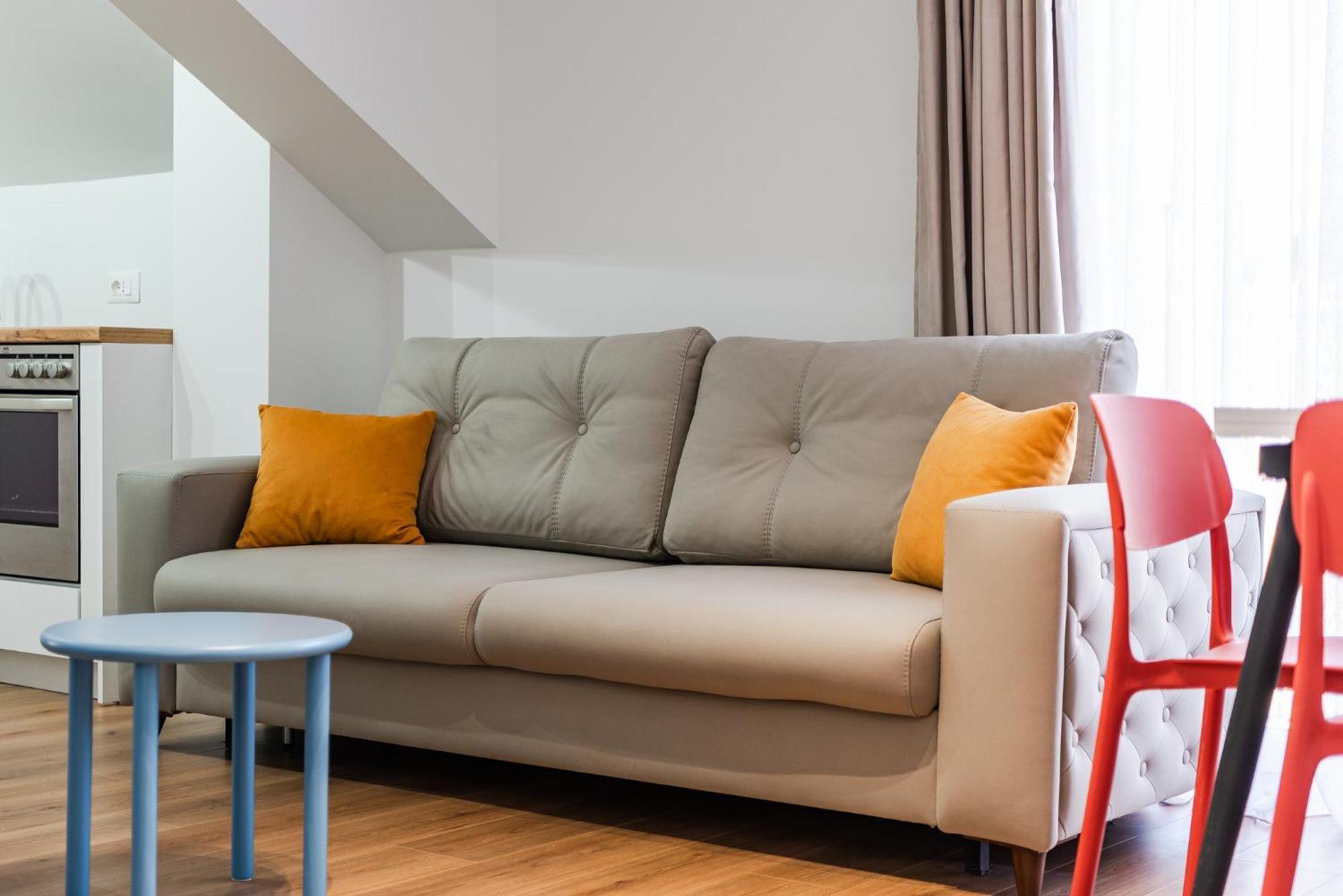 8th Floor Apartments, Apartamento *